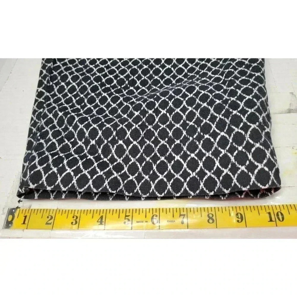 STUDIO WORKS WOMAN BLACK WITH WHITE CAPRIS PLUS SIZE 24W, INSEAM 20” - Picture 7 of 7